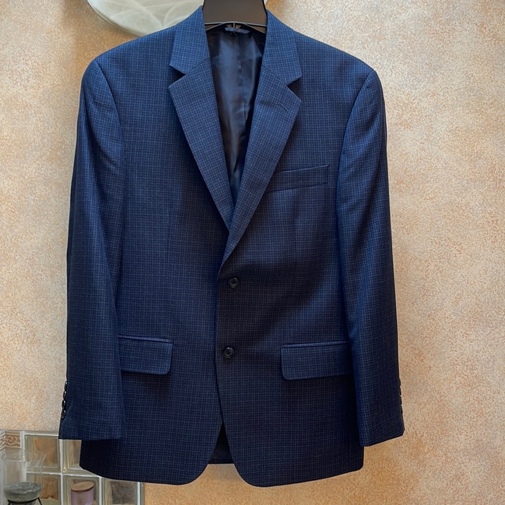 Men’s dark blue patterned Sport Coat, size 40R
